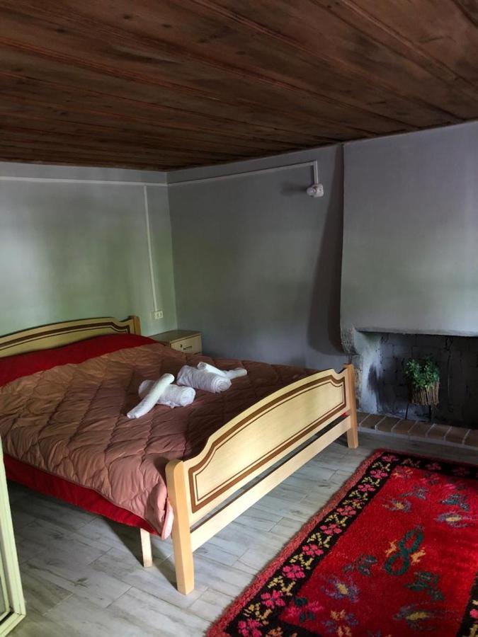 Guesthouse Kujtimi 세스 외부 사진