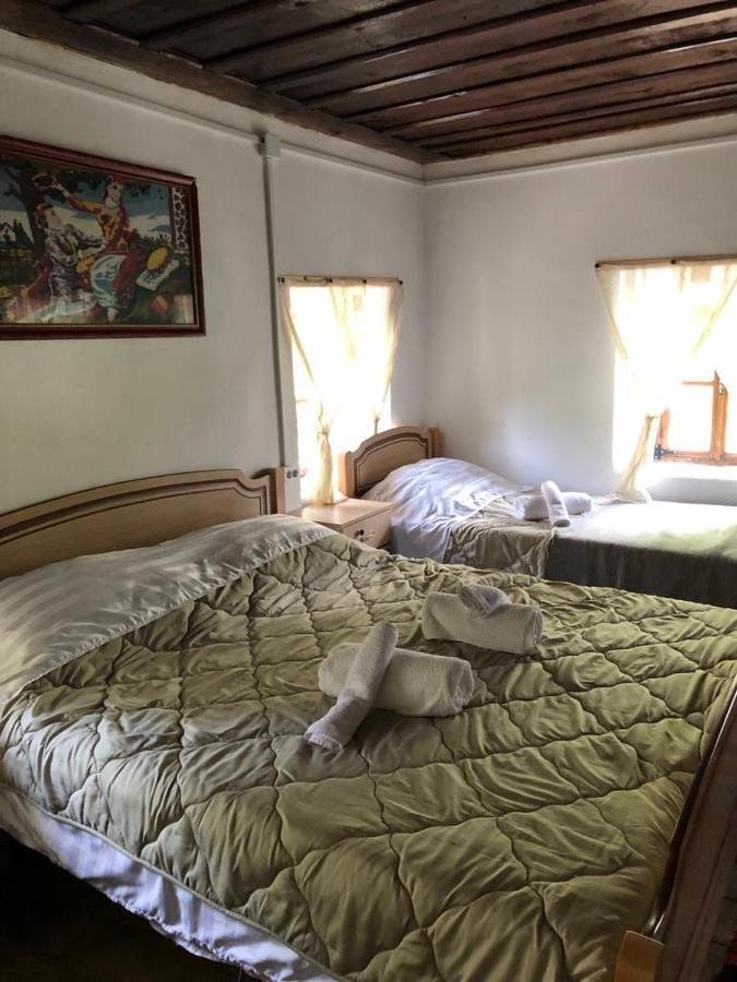 Guesthouse Kujtimi 세스 외부 사진