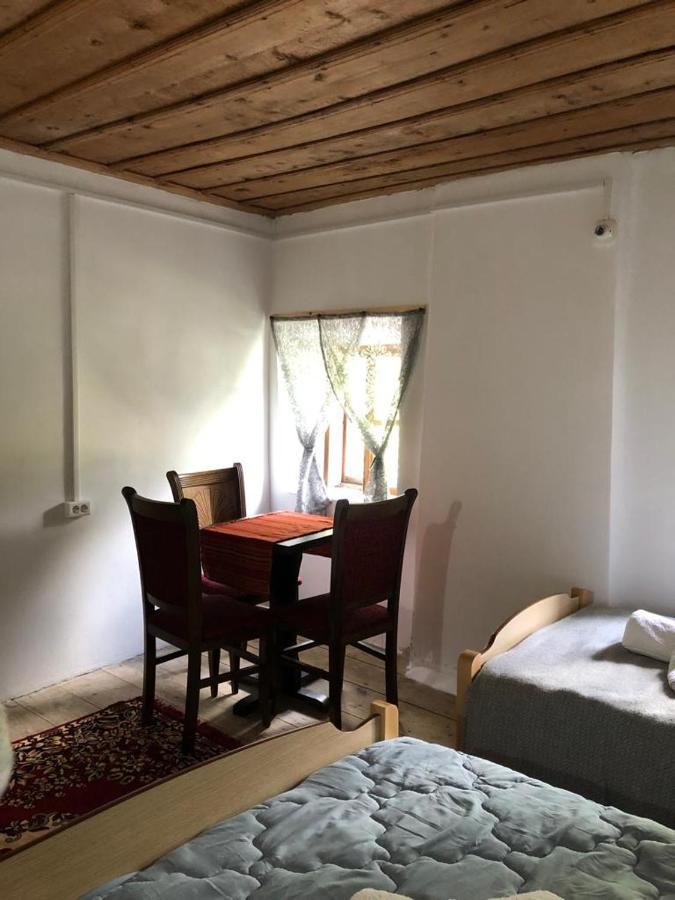 Guesthouse Kujtimi 세스 외부 사진