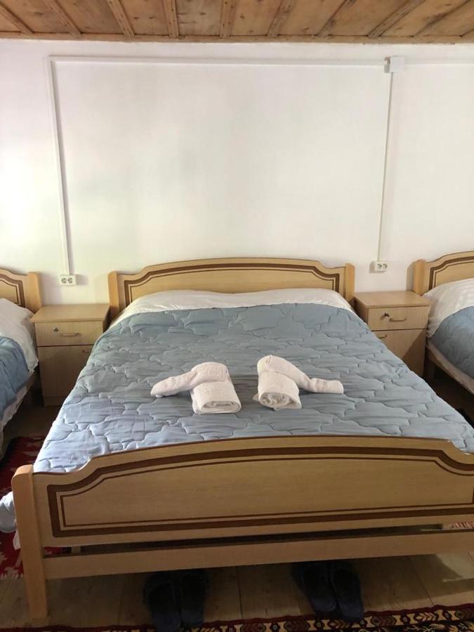 Guesthouse Kujtimi 세스 외부 사진