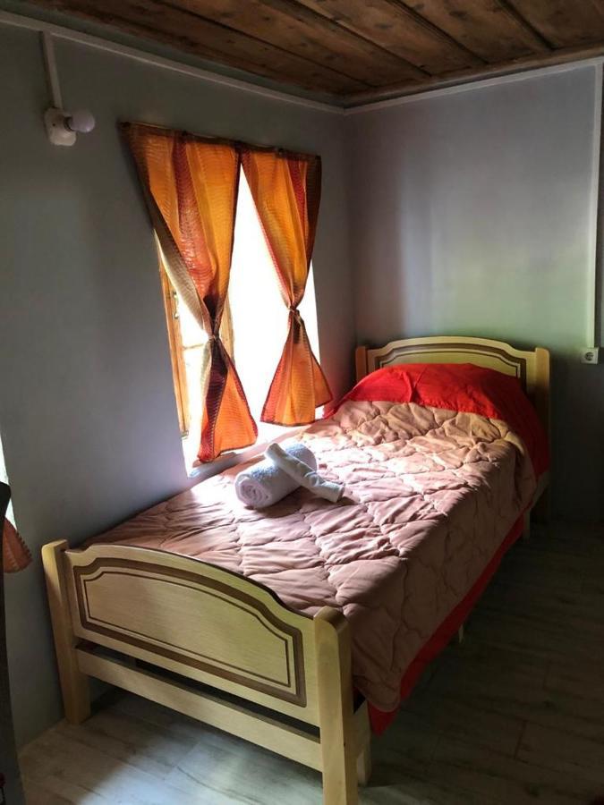 Guesthouse Kujtimi 세스 외부 사진