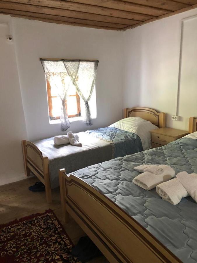 Guesthouse Kujtimi 세스 외부 사진