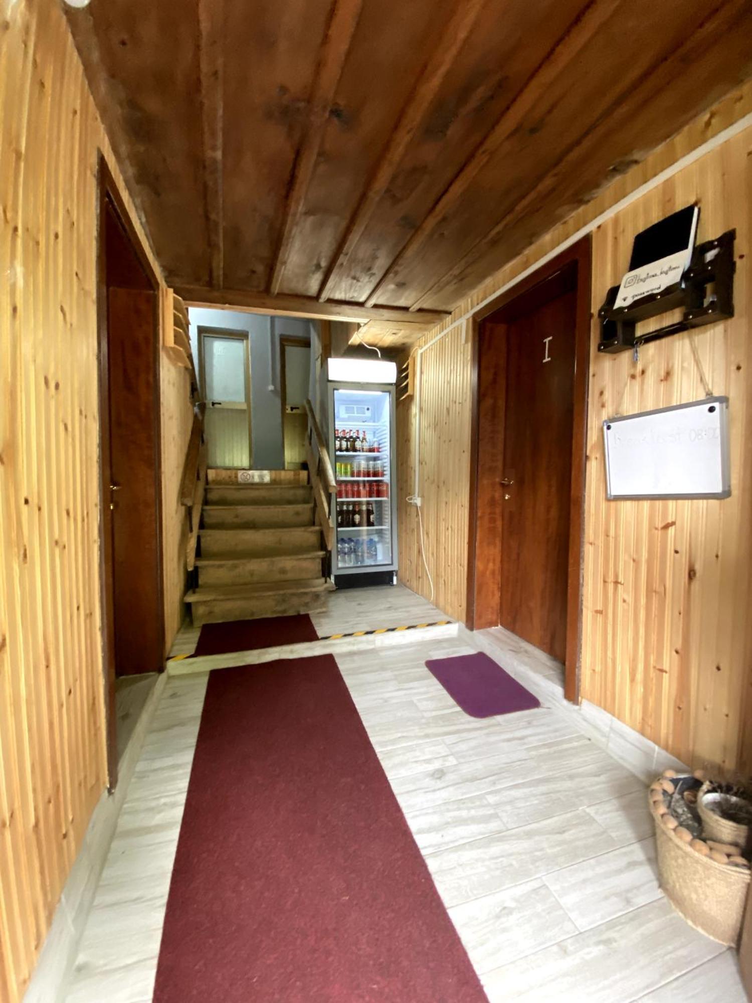 Guesthouse Kujtimi 세스 외부 사진